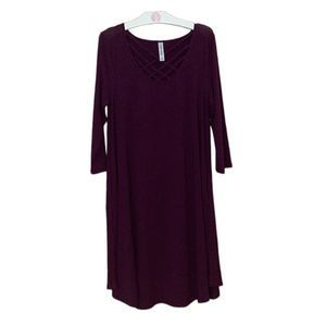 •ZENANA PREMIUM• BURGUNDY STRAPPY FRONT 3/4 SLEEVES DRESS IN SIZE MEDIUM